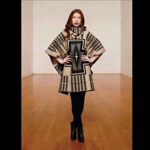 Pendleton Portland Collection Black Cream Tribal Print Poncho O/S